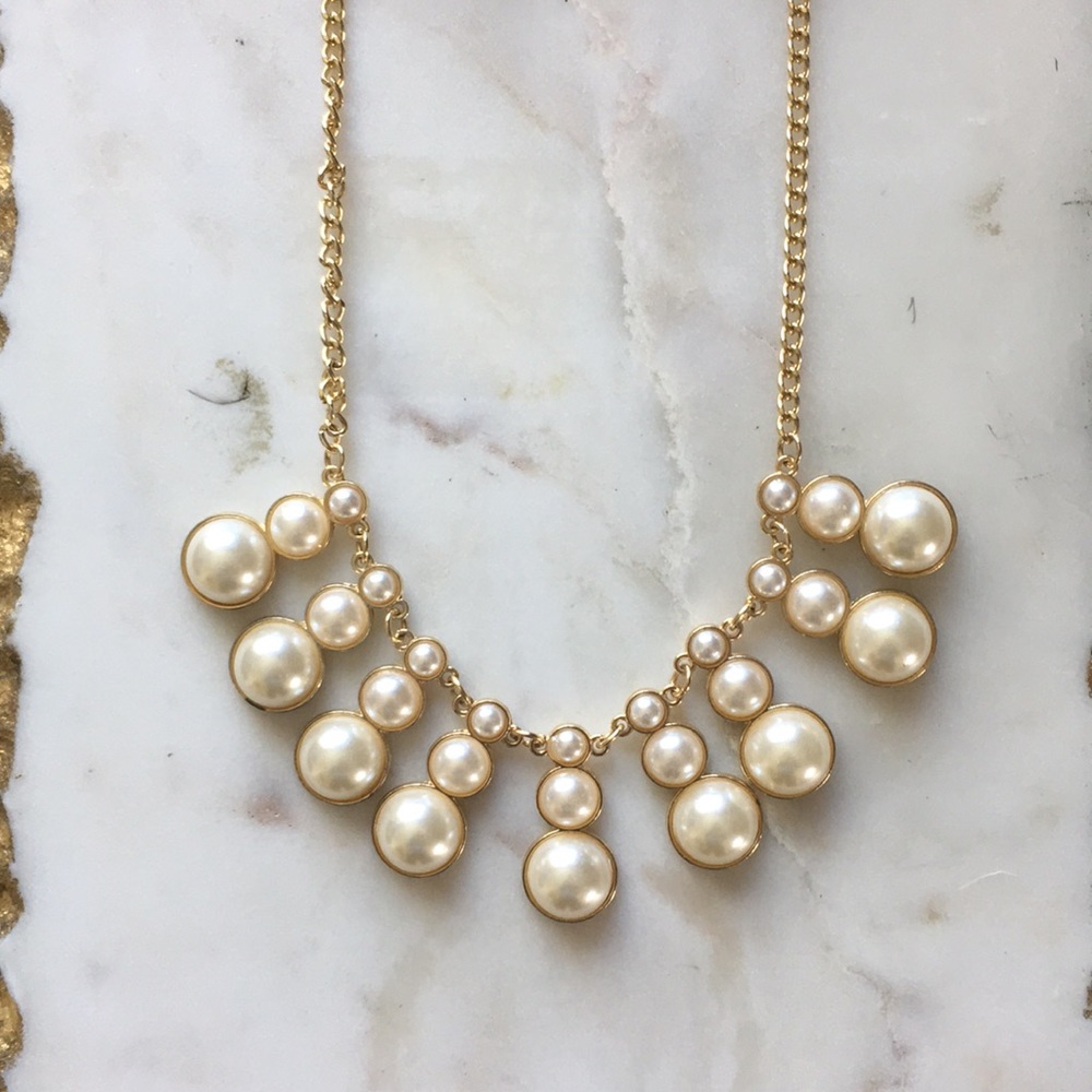 NWT New York & Co Gold/Pearl Statement Necklace